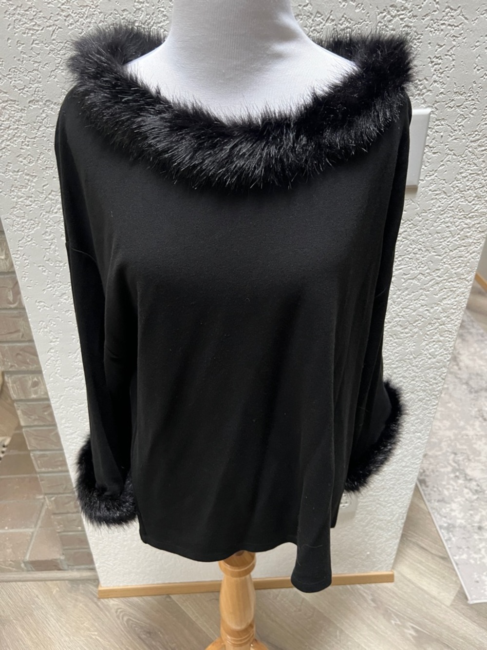 Chico’s Little Black Sweater Faux Fur 3/4 Sleeve Black Top